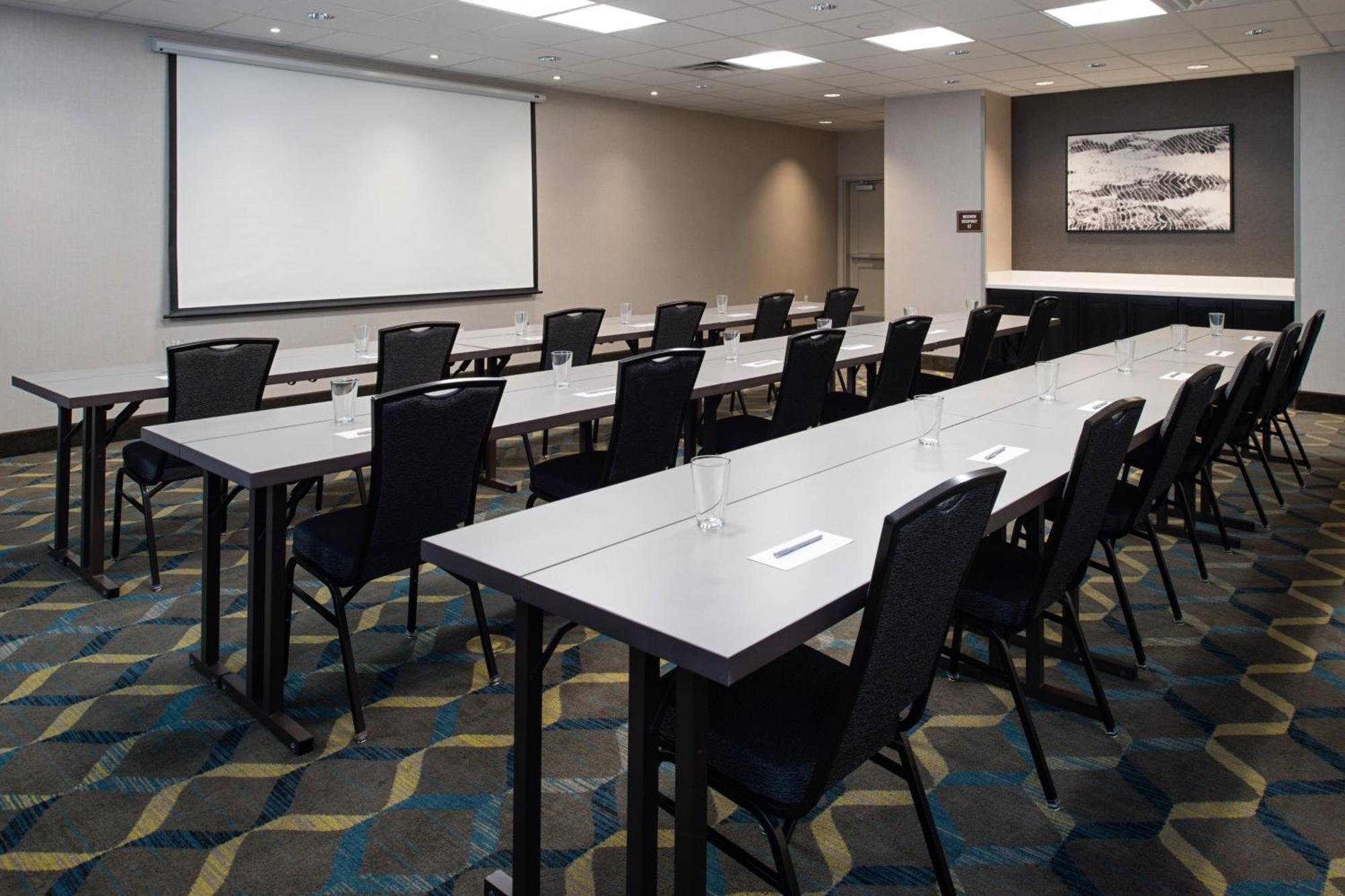 Residence Inn Visalia Buitenkant foto